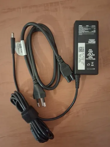 Adaptador (Carregador) Externo de Corrente Alternada 65W, 19.5V, marca DELL
