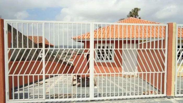 Casa com 3 quartos sendo 1 suíte à venda ou aluguel em Cotia/SP