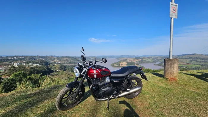 Triumph Street Twin 900