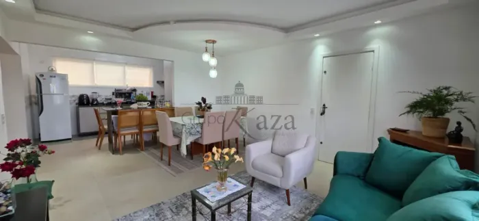 Apartamento - Edifício Dias Aguiar - Centro - 3 Dormitórios - 120m².