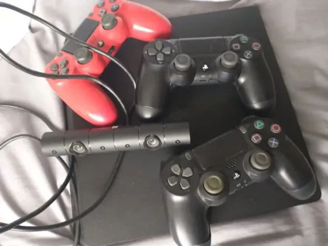 PS4 500GB + 3 Controles + Câmera - Modelo CUH-2015A - Usado
