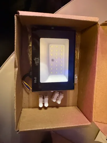 Refletor LED verde para jardim