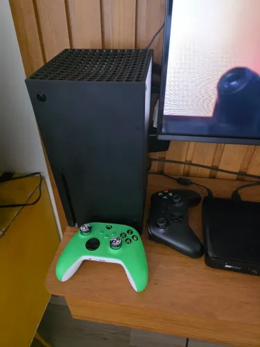 Xbox series x | 1tb | 2 controles