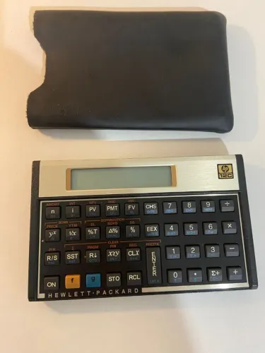 Kit Calculadoras Originais HP 12C + Casio fx-82MS com Capas - Excelente Estado