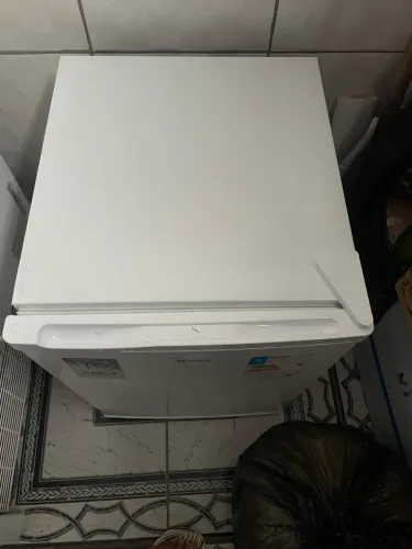 Vende-se um Frigobar 