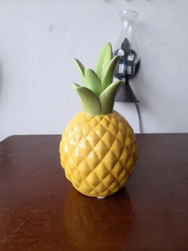 Decoração abacaxi cofre de louça