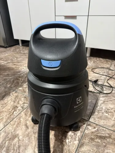 Vendo aspirador eletrolux