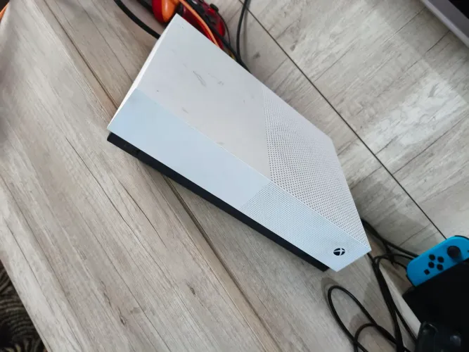 Xbox One S