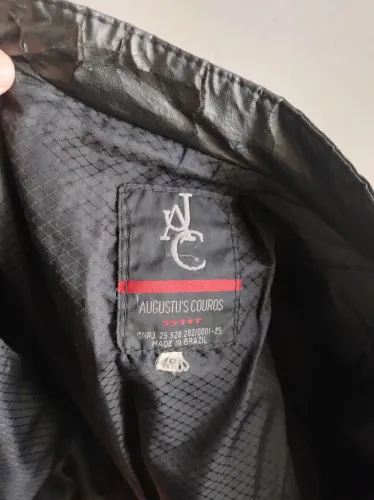 Blusa de motoqueiro em couro
