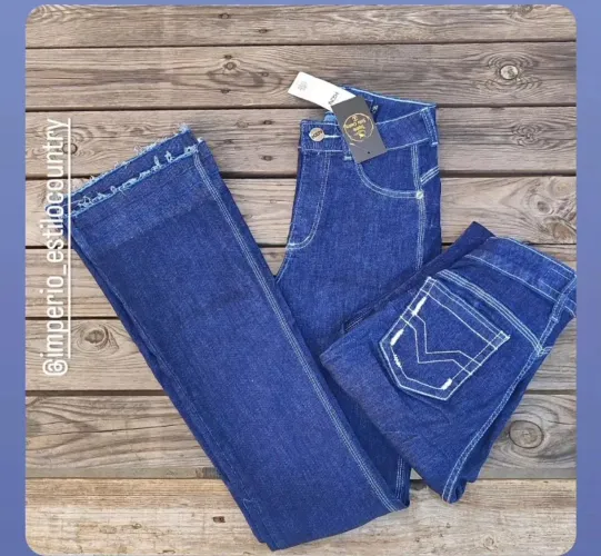 Calça tradicional Flare jeans