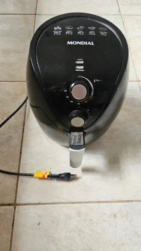 Air frier mondial 3,5l funcionando 