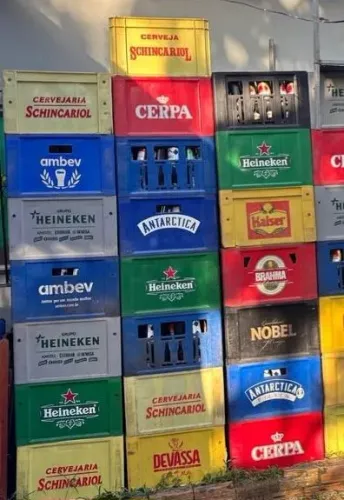 13 Grades de Cerverja vazia, tudo por 100 reais