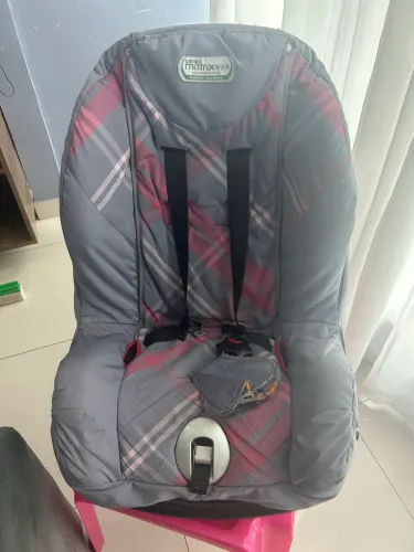 Cadeirinha de bebê doando 