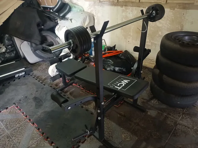Vendo ou troco Kit de esteira elétrica semi nova,pouco uso e um aparelho de musculação.