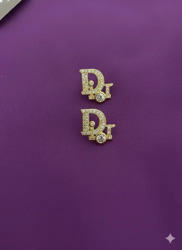 Brincos dourados estilo italiano da Christian Dior elegante
