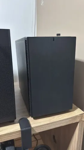 Gabinete Fractal Design Define Nano S