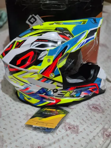 Capacete helt cros c/ óculos interno,novo zero