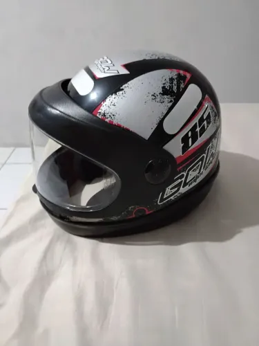Vendo capacete usado apenas 3 vezes