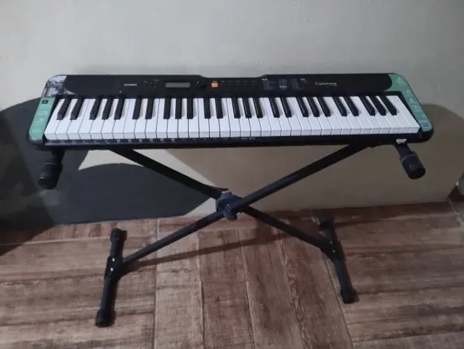 Teclado Casiotone Casio CT-S200 + Suporte em X