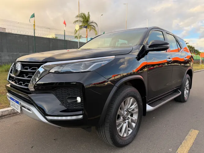 Toyota Hilux SW4 SRX 4X4 2.8 TDI 16V Dies. Aut. 2022