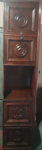 ESTANTE DE MADEIRA PARA SALA