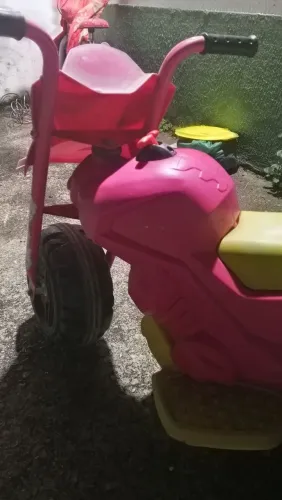 Moto elétrica infantil 