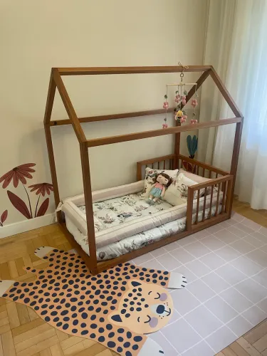 Caminha Montessoriana de madeira maciça