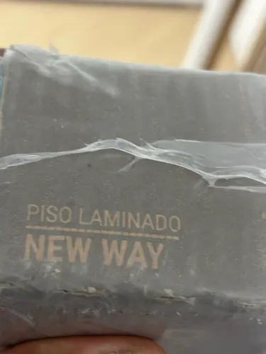 1 Caixa de piso laminado  