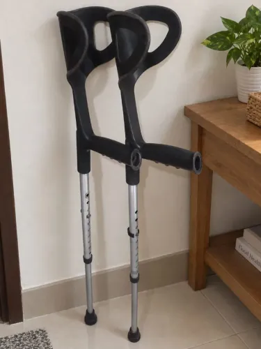 Par de Muleta Canadense para Antebraço, Alumínio e Altura regulável. Suporta 220kg