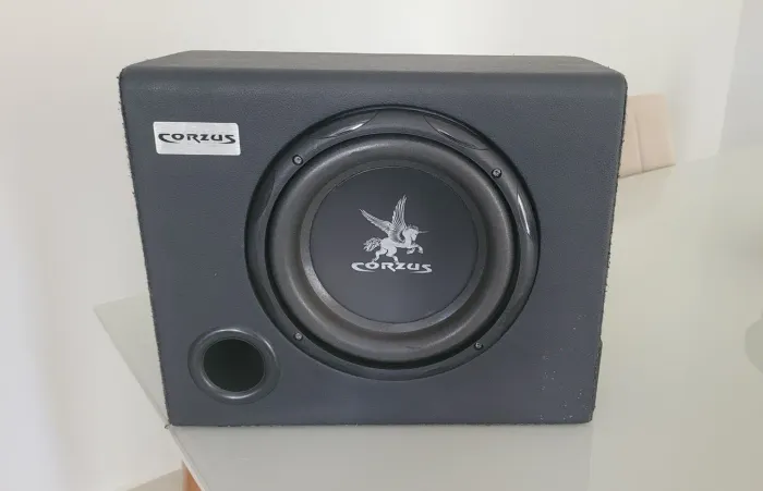 Caixa de Som Sub Amplificado Corzus 350RMS + cabos RCA