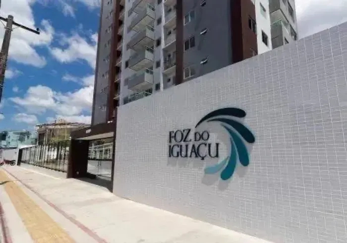 Vende-Se Apto novo com 3 suítes