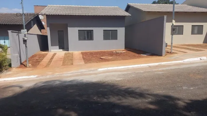 Casa Padrão para Venda em Condominio Celeste Goiânia-GO