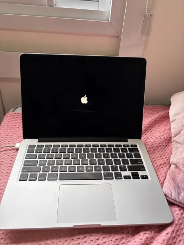MacBook 13