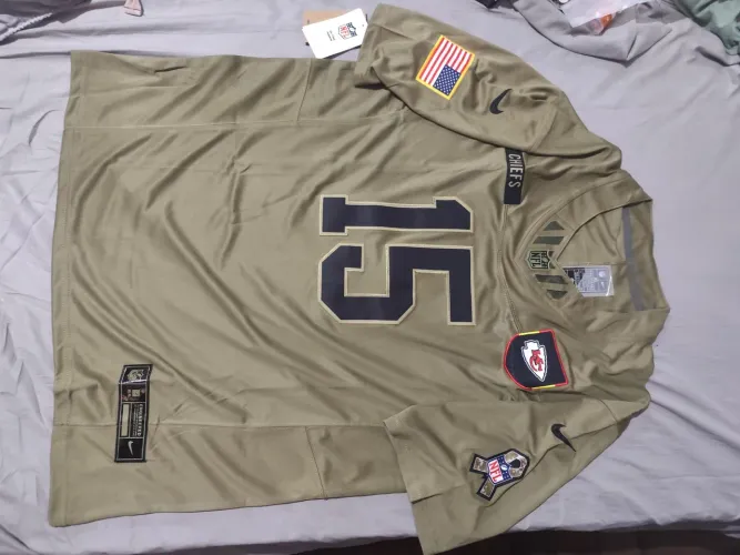 Camisa NFL, edição especial, Chiefs - MAHOMES. Nova na etiqueta.