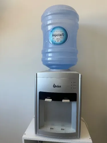 Bebedouro água natural e gelada com galão