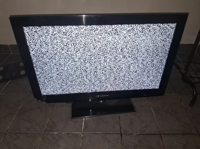 TV 32" Funciona detalhe na ponta da tela