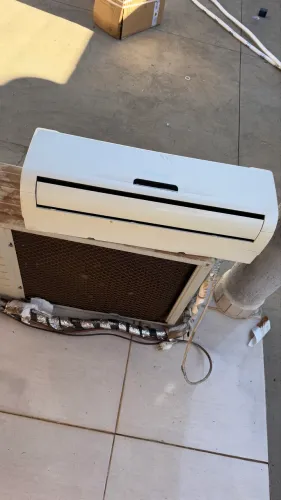 2 AR CONDICIONADO DESINSTALADO