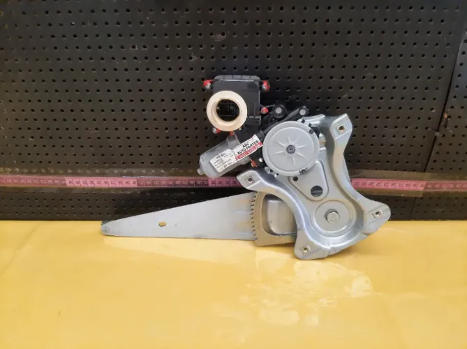 Motor Máquina Vidro Elétrico Traseira Direita Yaris Ht 2019