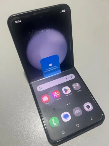 Samsung Z Flip-5 - 512 Gb - CONSERTO OU RETIRADA DE PEÇAS