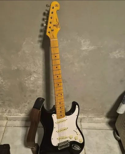 ACEITO NEGOCIAR Guitarra SX Stratocaster Vintage Series (Custom Handmade - Modelo SST57)