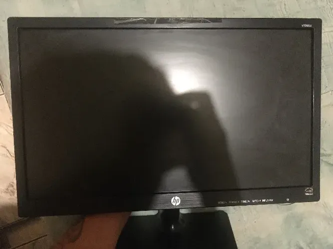 Monitor LED HP 18,5 polegadas seminovo