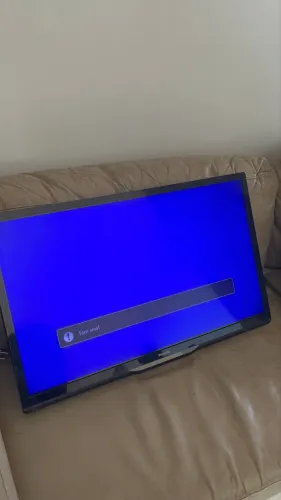 TV Philips 32" LCD, funcionando perfeitamente, não Smart, sem controle remoto 
