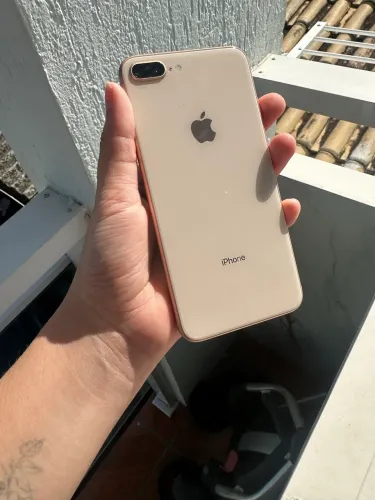 iPhone 8 Plus