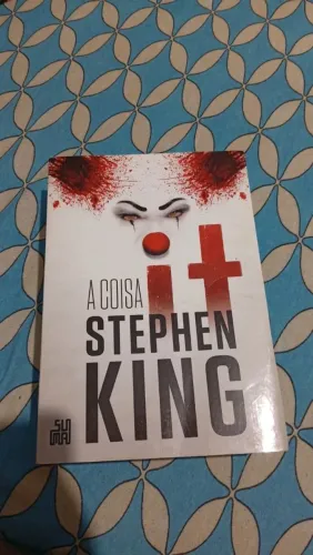 Vendo dois livros de terror, suspense e mistério.. ambos usados porém em ótimo estado!