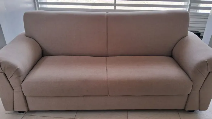 Sofá 3 lugares em linho