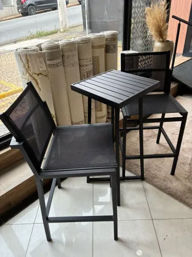 Conjunto Mesa Bistrô + Banquetas (Novo)