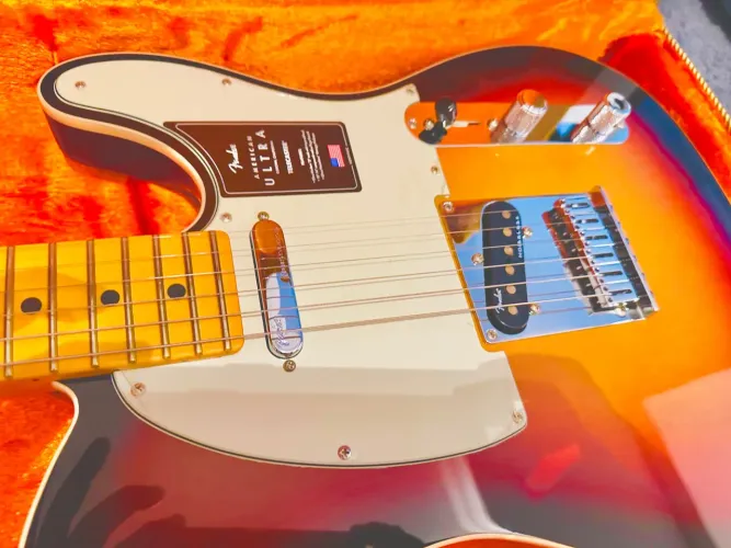 Guitarra Fender Ultra Telecaster