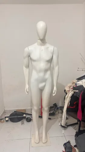 MANEQUIM MASCULINO - SEMINOVO
