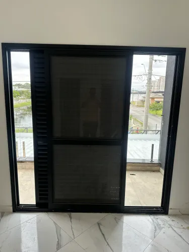 Porta balcão alumínio 