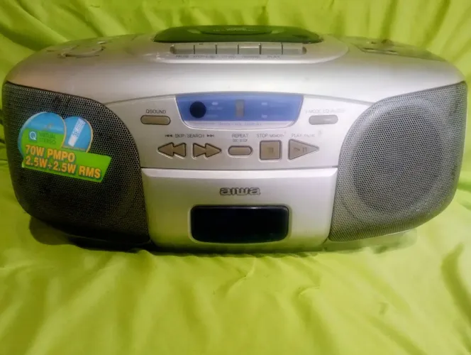 Rádio cd aiwa